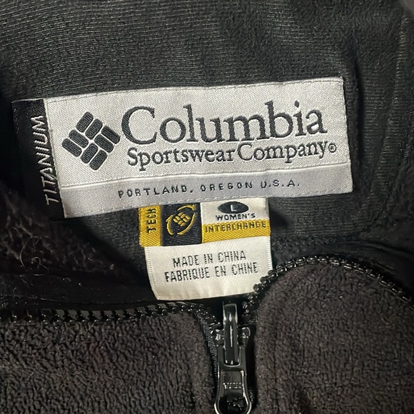 Vintage Y2K Columbia Titanium Black and Gold Fleece. Interchange. Large. EUC! - Picture 2 of 7